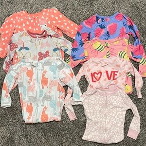 **LOT** Girls 2T Pajamas!